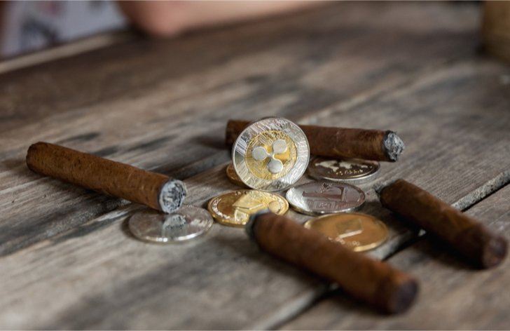 Obchodníci vo veľkom vsádzajú na rastúce zlato. Naopak, striebro v rovnako čase netypicky klesá