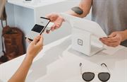 Väčšina používateľov internet bankingu sa presúva do mobilu. Je bezpečnejší a nabitý funkciami