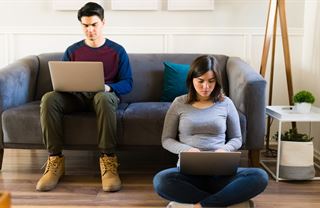 Generácia Z sporí viac vďaka technológiám, no bez príjmu prežije len tri mesiace