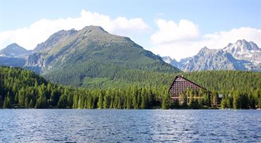 Za dovolenku na Slovensku si priplatíme. Tieto samosprávy zvýšili daň (PREHĽAD)