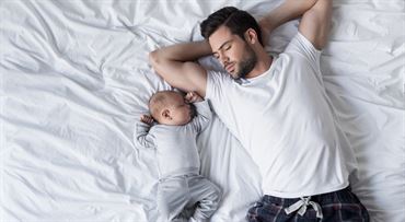 Ako vybaviť otcovské: Štát vám dá stovky eur a voľno navyše, treba len podať žiadosť