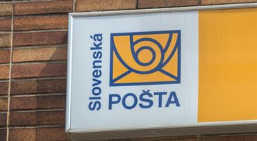 Slováci objavili kľučku v transakčnej dani, peniaze si posielajú takmer zabudnutým spôsobom