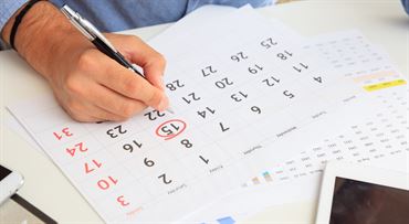 Slováci budú mať tento rok až o 2 voľné dni menej. Transakčná daň sa však zmierni