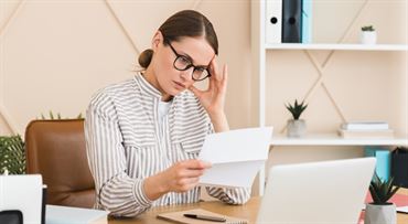 Pohľadávky po splatnosti: o aké poplatky či úroky môže veriteľ navýšiť dlhy v roku 2025? 