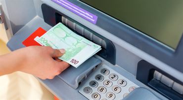 Firemný účet nie je bankomat: Ako vybrať peniaze z firmy legálne?