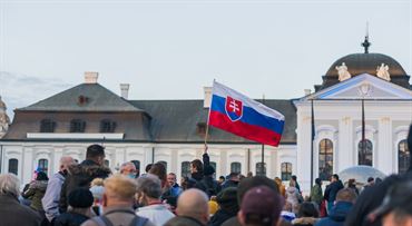 Prieskum: Tu by mala vláda podľa Slovákov šetriť, dávky idú aj bohatým