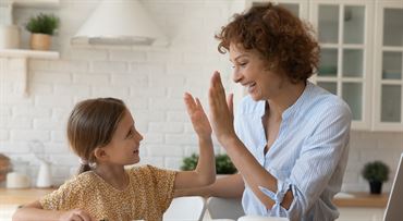 Chcete získať 90 eur mesačne na dieťa? Skontrolujte, či spĺňate podmienky