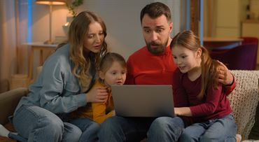 Tichý útok na druhý pilier: Rodičia prídu o časť príspevkov na dôchodky