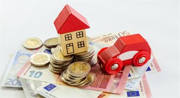 Slováci, pripravte si peňaženky! Od januára bude drahšie aj poistenie auta či domu