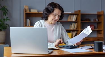 Viacerí penzisti zaplatia za oznámenie o valorizácii. Po novom nepríde automaticky