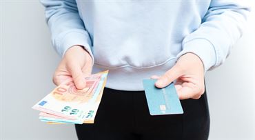 Karta či hotovosť? Platba cash je pre Slovákov prežitok, ukázal prieskum