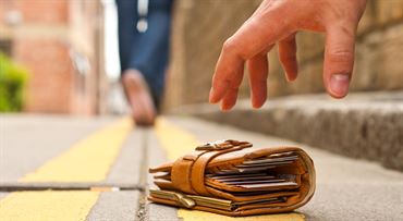 Našli ste peňaženku či mobil? Pri vrátení vám patrí nálezné; ak si ich necháte, hrozí toto