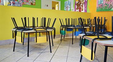 Školy a škôlky sa kvôli chrípke zatvárajú. Rodičia však za to môžu dostať stovky eur