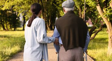 Opatrovateľský príspevok končí. Nahradí ho viac ako tisíceurový rozpočet