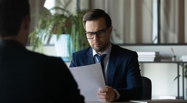 NBS otvorí odborné skúšky aj v inom jazyku. Budú štvornásobne drahšie