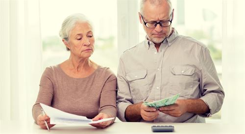 Slováci siahajú na úspory a šetrí sa im čoraz ťažšie. Väčšina nemá dostatočnú rezervu
