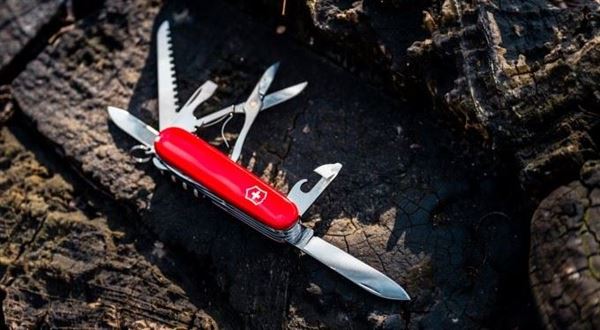 Švajčiarsky nožík sa bude vyrábať vo verzii bez nožíka kvôli bezpečnosti