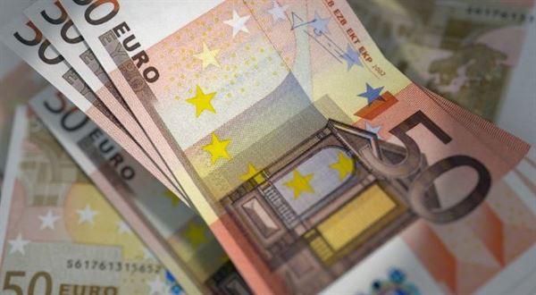 Nezamestnaní môžu po novom dostať viac ako 1 400 eur, štát zvyšuje dávky
