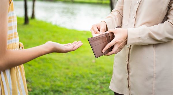 Výživné na dieťa bude vyššie. Vláda chystá aj nový mimoriadny príspevok