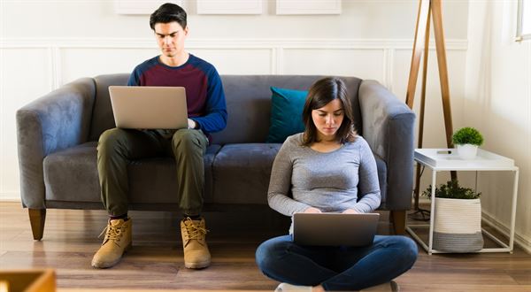 Generácia Z sporí viac vďaka technológiám, no bez príjmu prežije len tri mesiace