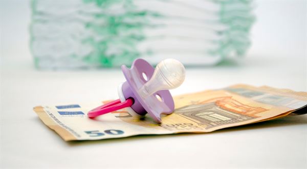 Od januára si viacerí rodičia prilepšia. Pozrite si, ako sa zvýšia dávky a príspevky