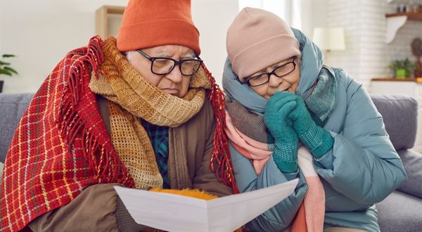 Chaos s energopomocou: Poslanci majú nárok, ale mnohí dôchodcovia už nie