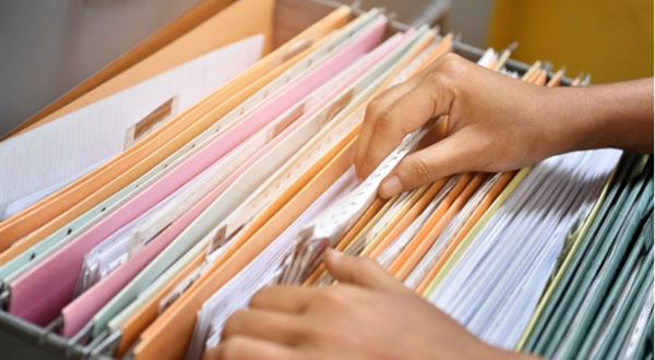 Môže vám zamestnávateľ čítať súkromné e-maily v pracovnej pošte?