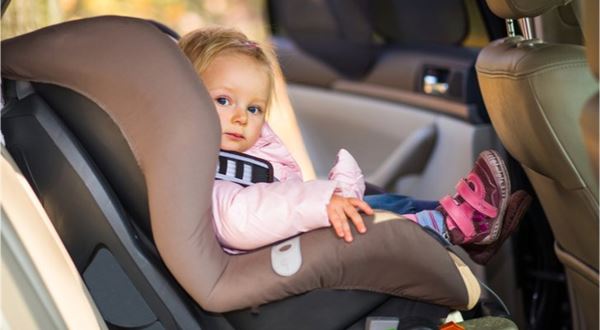 Dokedy musí dieťa sedieť v autosedačke? Definícia zákona je pomerne prekvapujúca