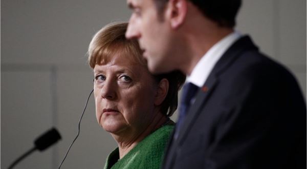 Komentár: Eurozóna prejde reformami, zhodli sa lídri Nemecka a Francúzska
