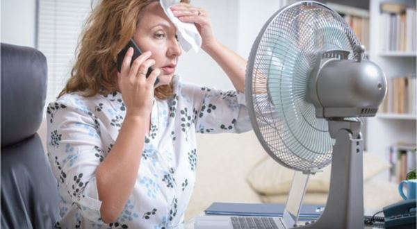 Letné horúčavy robia problémy aj v pracovnom prostredí. Čo musí zabezpečiť zamestnávateľ?