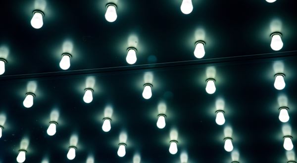 Žiarovky vs. žiarivky: koľko energie usporia a aká je ich návratnosť?