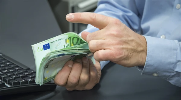 Mikroodvod 131 eur pre SZČO: Odkedy sa platia mikroodvody