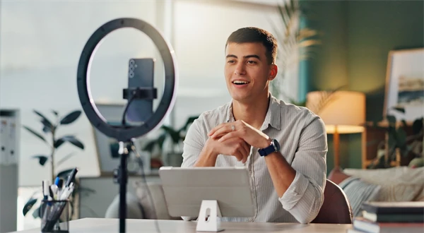 Zarábate online ako influencer? Tieto príjmy už sleduje štát