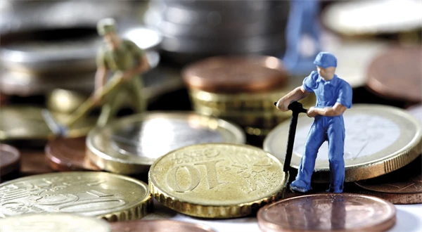 Až o 100 eur viac: minimálna mzda na Slovensku má čoskoro stúpnuť