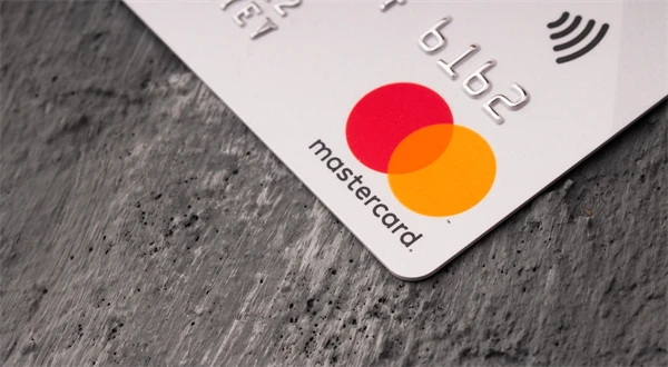 Držitelia kariet Mastercard prídu o bezplatné vstupy do letiskových salónikov