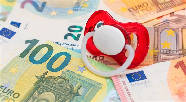 Kto dostane najvyššiu materskú v roku 2026? Rodičia musia splniť prísne podmienky