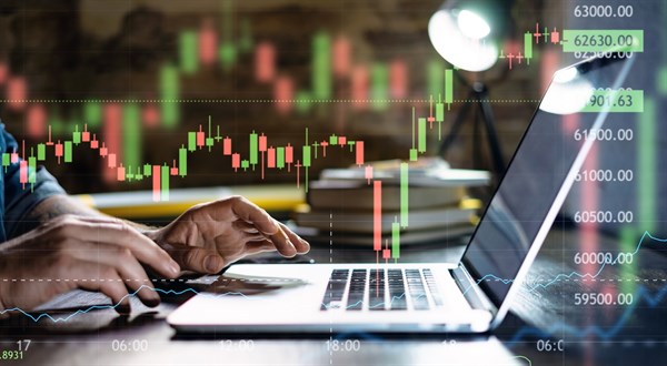 Ako Slováci investovali v roku 2025: najobľúbenejšie akcie, ETF a nové trendy