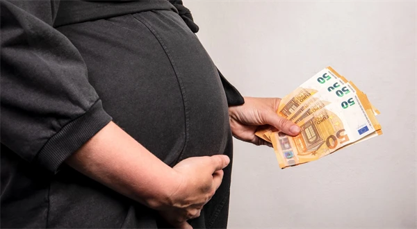 Tehotenská dávka od januára stúpla. Sumu vám vypočíta nová kalkulačka