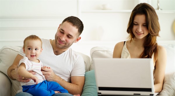 Štát zvýšil niektoré dávky pre rodičov. Jednorazové príspevky zostali rovnaké