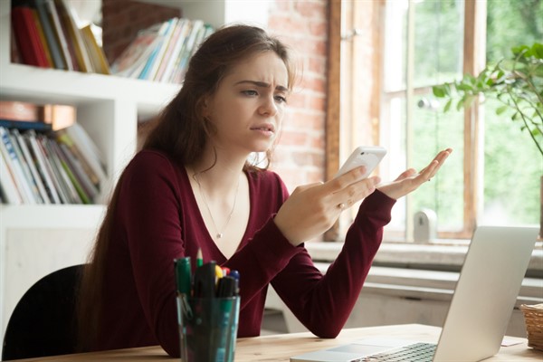 Nevyžiadané telefonáty a e-maily : Ako sa ich zbaviť + návod